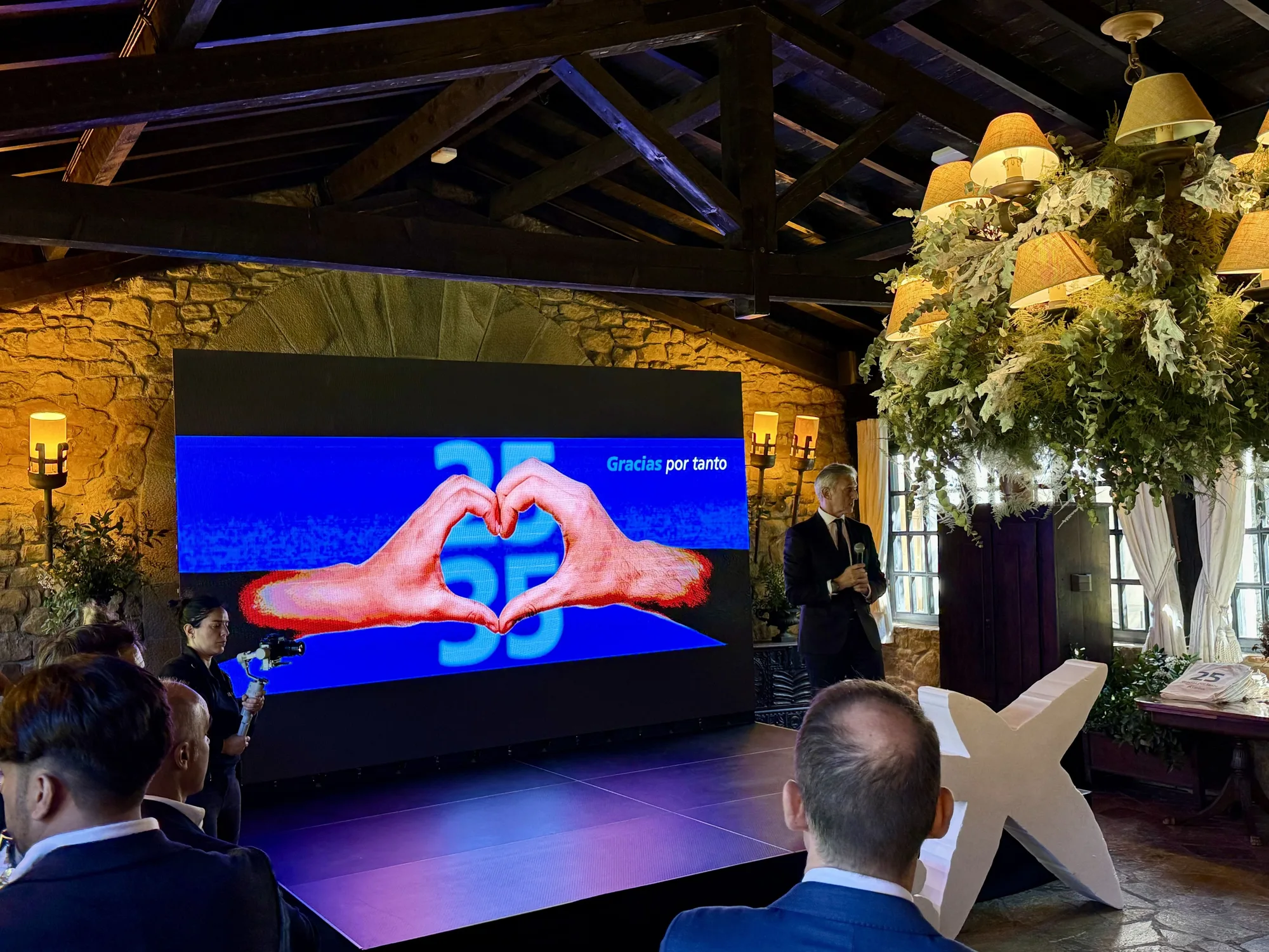 Gala La Caixa en Torre Loizaga - Pantalla LED 4,5x2,5m P3.9 - Sonido Norte