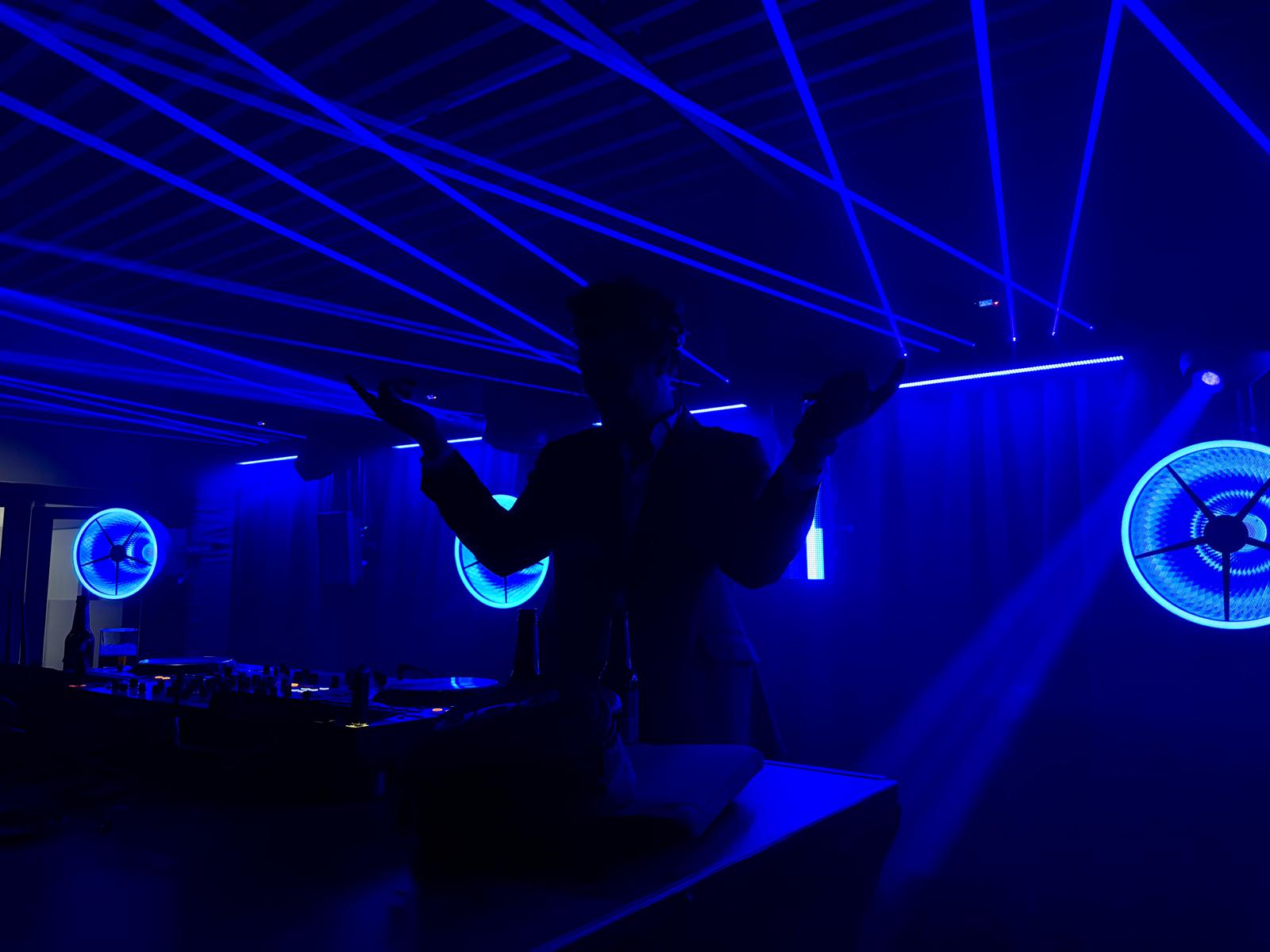 DJ Adrian Lozano en plena transición