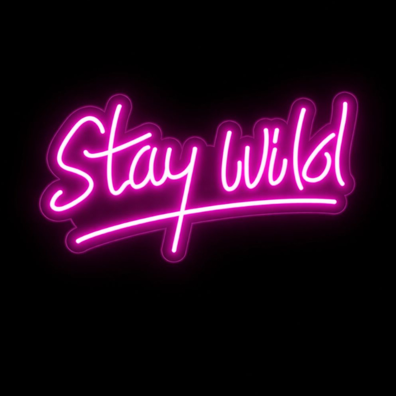 Neón "Stay Wild"