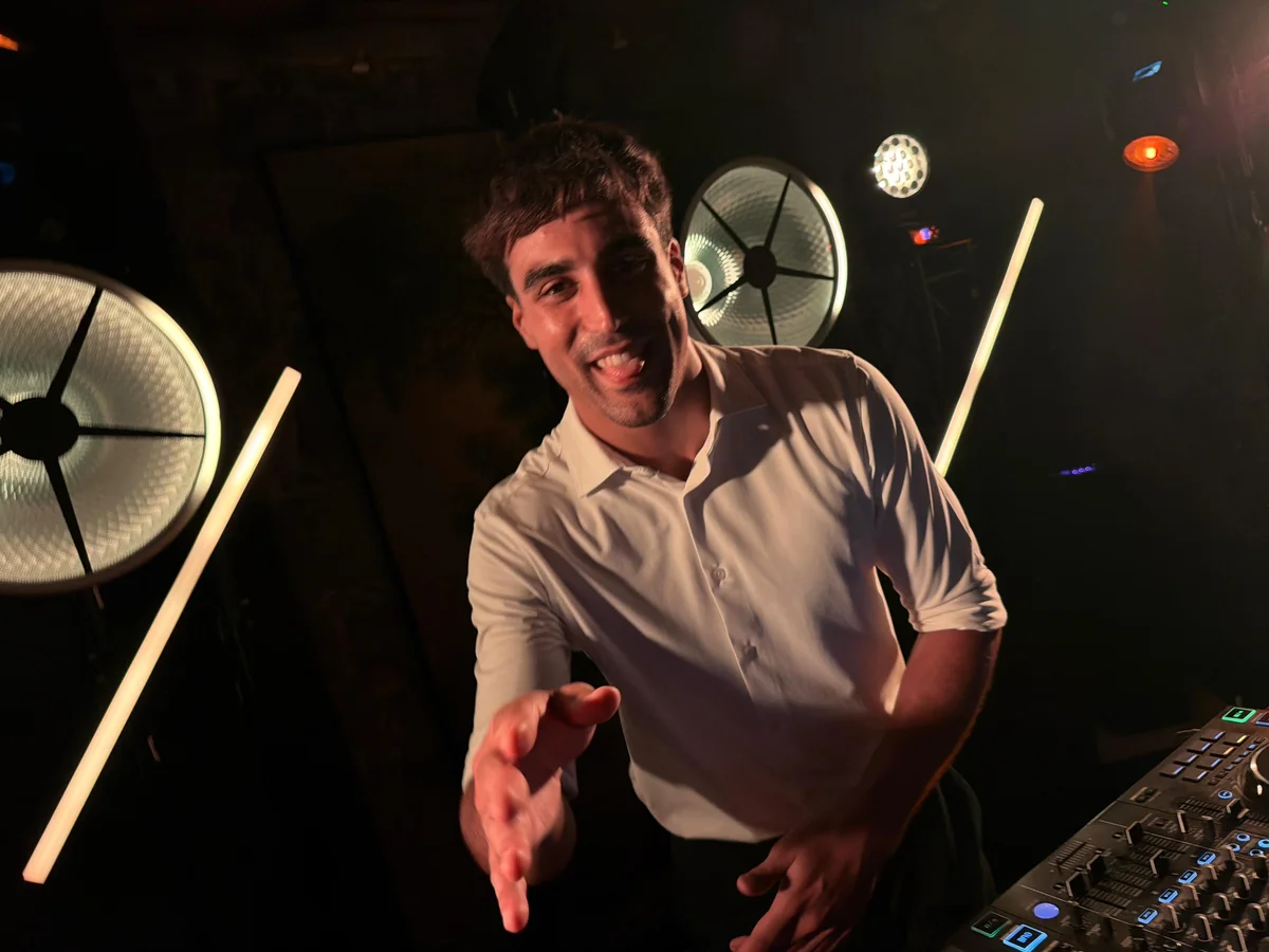 Sesión de DJ en el Castillo de Arteaga